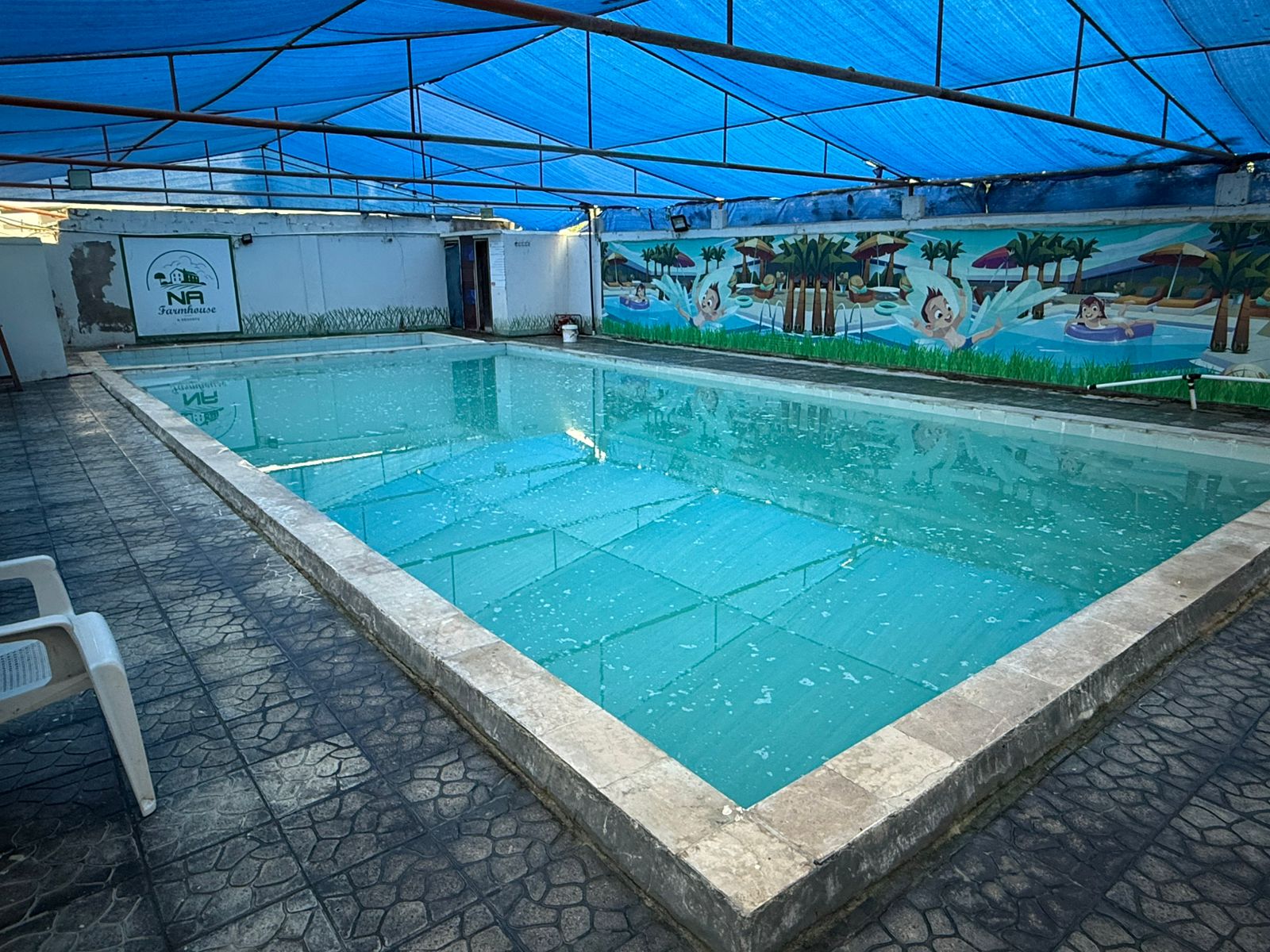 Swimming pool